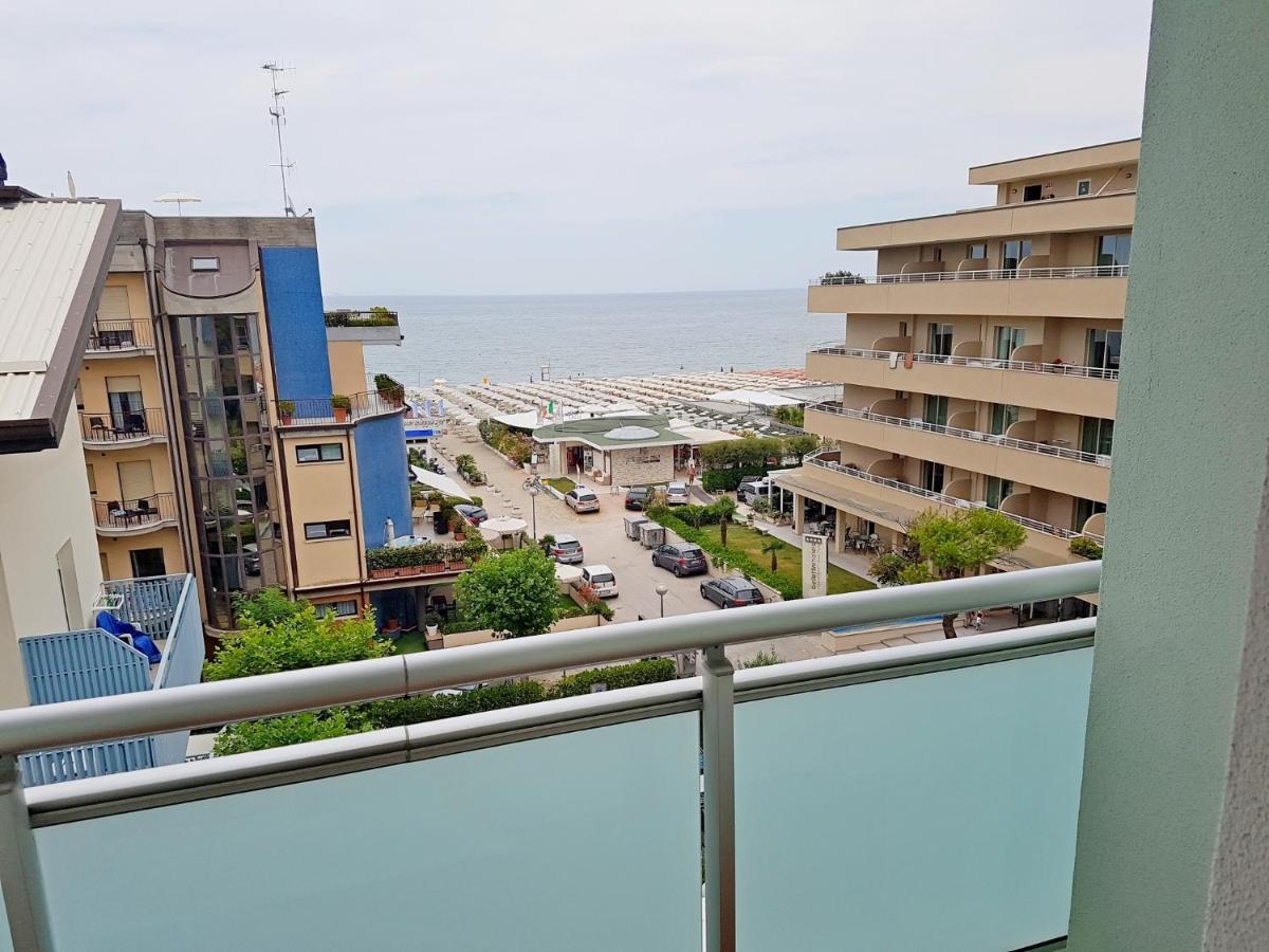 Hotel Sorriso มิลาโน แมริตทิมา ภายนอก รูปภาพ