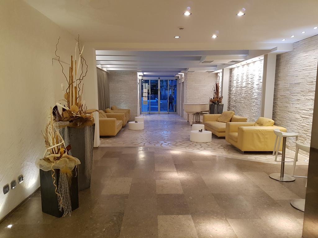 Hotel Sorriso มิลาโน แมริตทิมา ภายนอก รูปภาพ