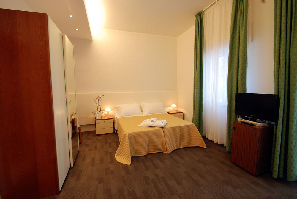 Hotel Sorriso มิลาโน แมริตทิมา ภายนอก รูปภาพ